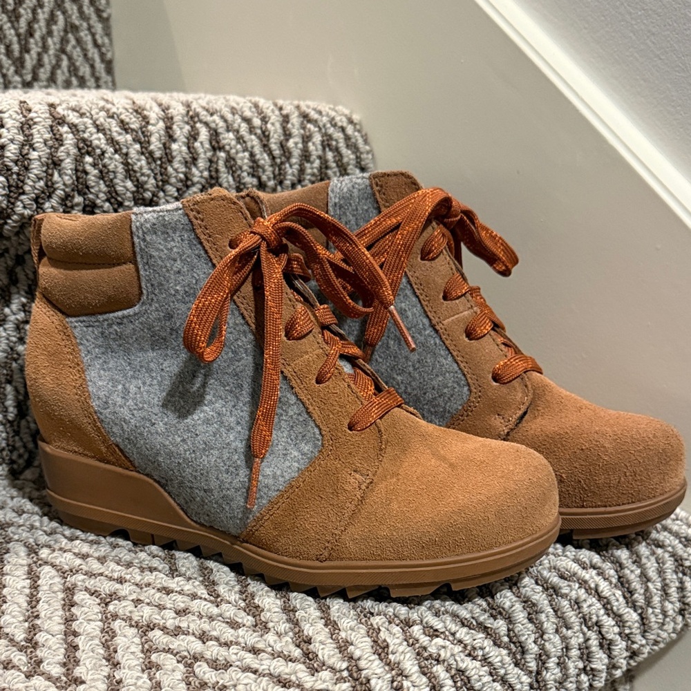Sorel Evie Ankle Lace Boots size 6.5 worn twice